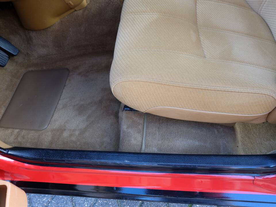 Image 42/75 de Volvo 240 (1986)