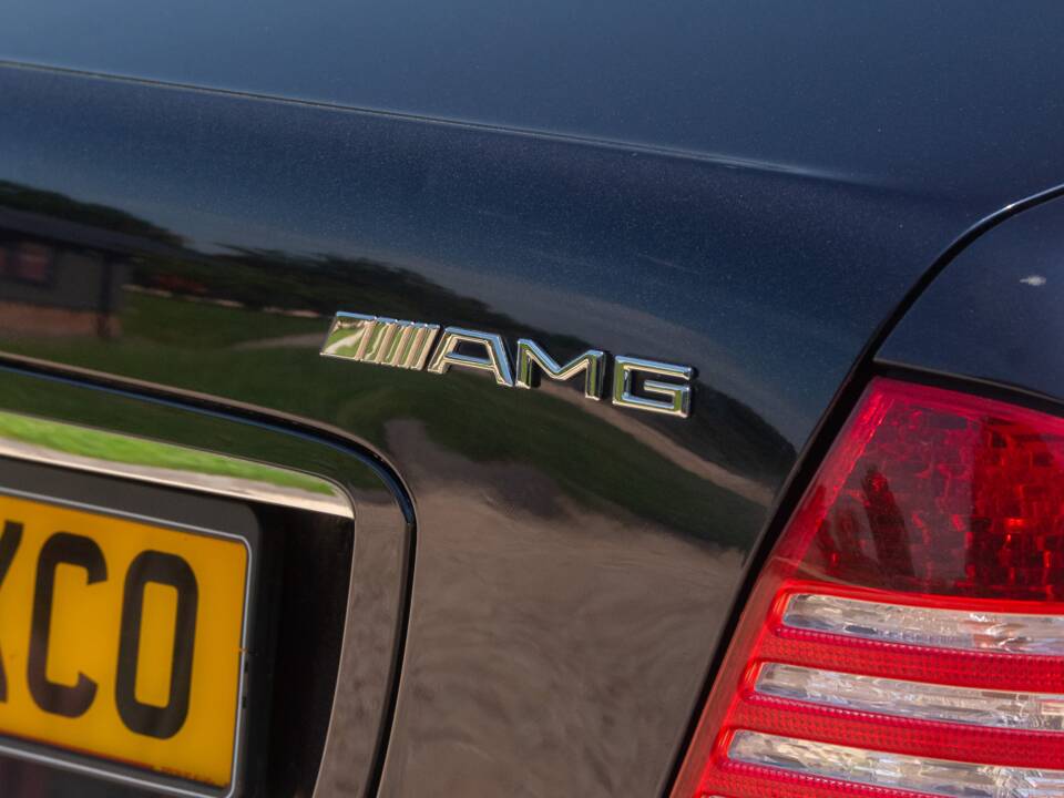 Immagine 25/50 di Mercedes-Benz S 55 AMG (2002)