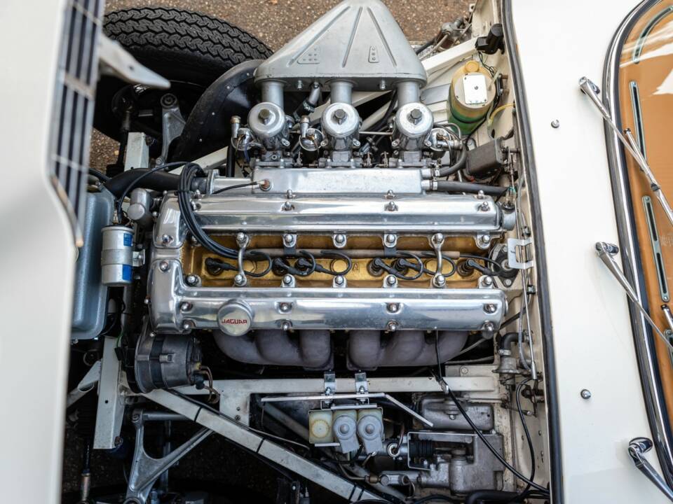Imagen 25/50 de Jaguar E-Type 4.2 (1965)