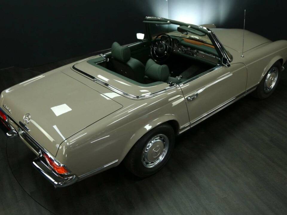 Image 6/50 de Mercedes-Benz 280 SL (1970)