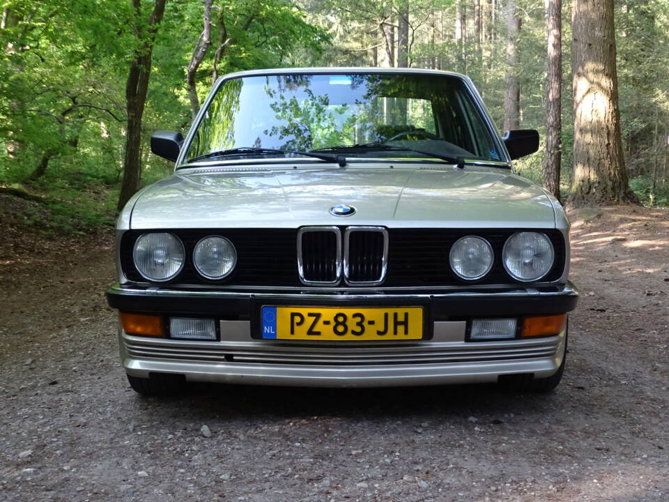 Image 7/41 of BMW 528i (1986)