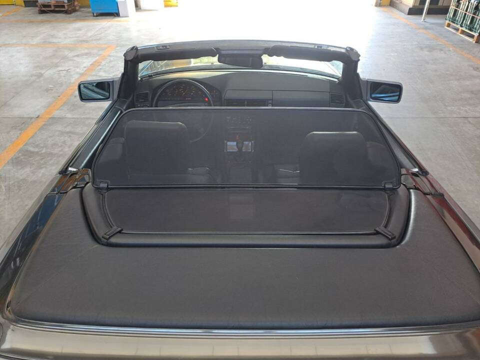 Image 31/50 de Mercedes-Benz 300 SL-24 (1992)