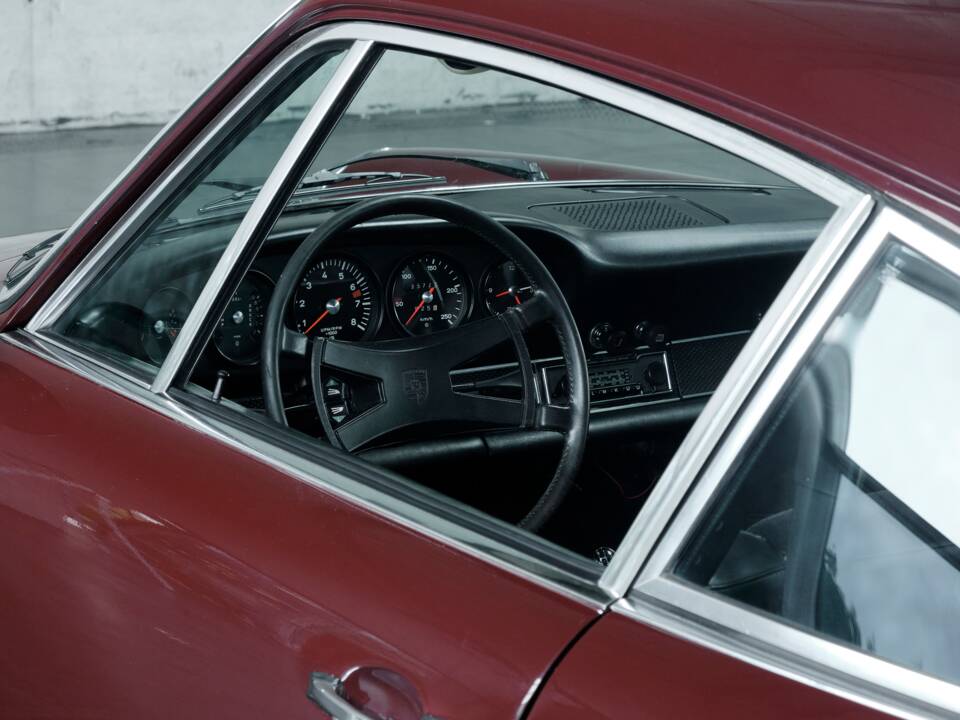 Afbeelding 31/50 van Porsche 911 2.2 T (1970)