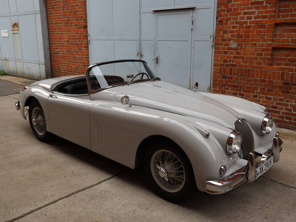 Image 10/91 of Jaguar XK 150 OTS (1958)