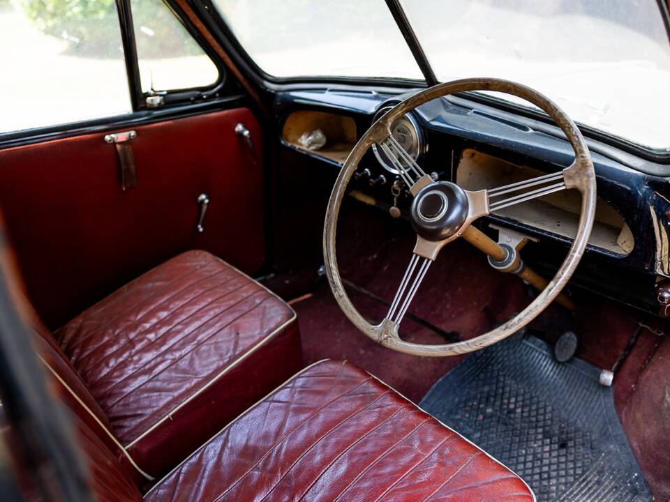 Image 6/36 of Morris Minor 1000 (1956)