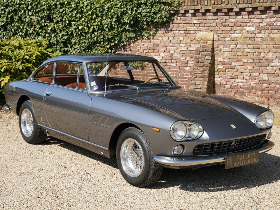 Immagine 29/50 di Ferrari 330 GT 2+2 (1965)