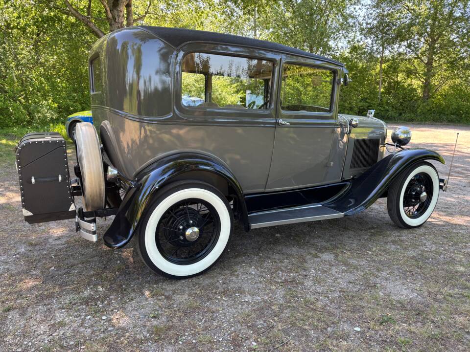 Image 10/28 of Ford Model A Tudor Sedan (1931)