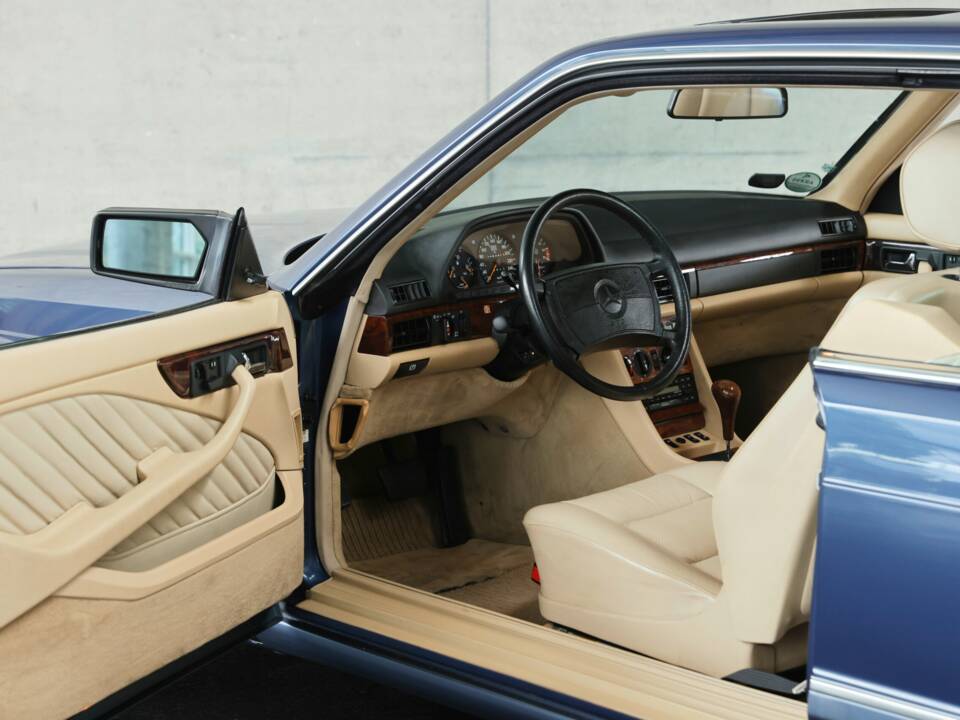 Image 10/39 of Mercedes-Benz 560 SEC (1990)