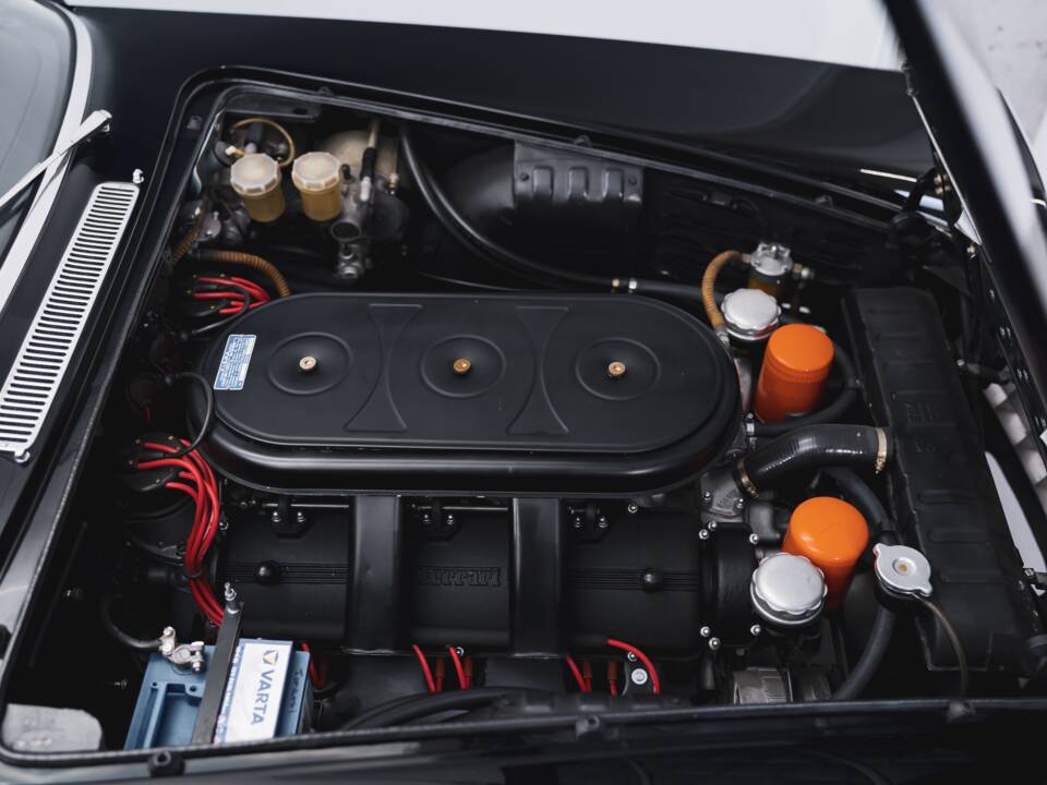 Image 65/100 of Ferrari 330 GT 2+2 (1965)