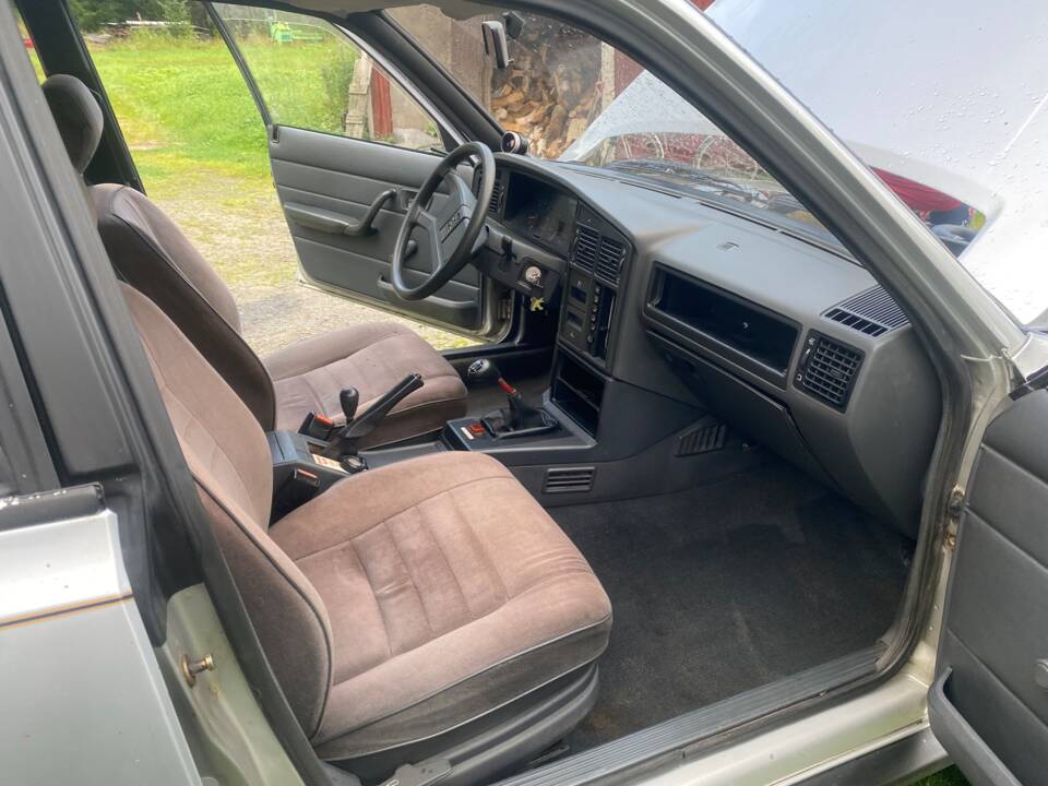 Imagen 11/17 de Peugeot 505 Break 4x4 Dangel (1988)