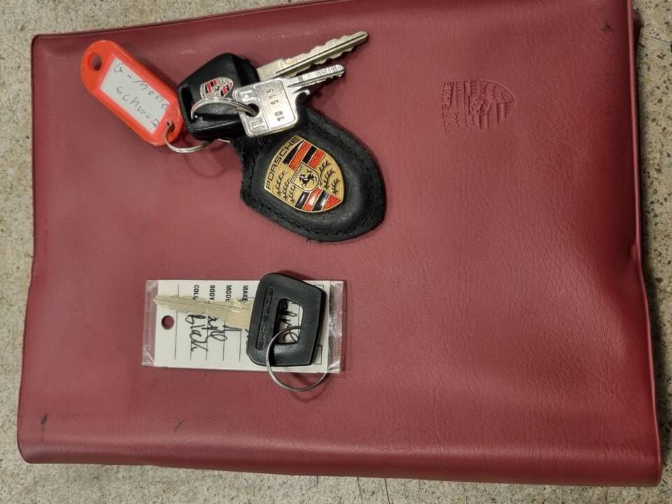 Image 35/43 of Porsche 911 Carrera 3.2 (1985)