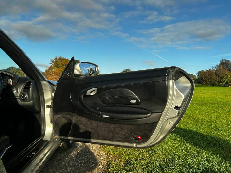 Image 24/54 de Porsche 911 Carrera (2003)