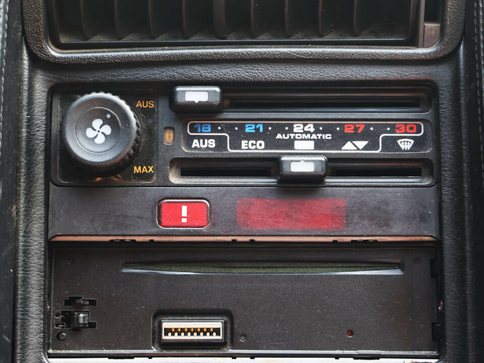 Image 37/52 of Porsche 928 S (1980)