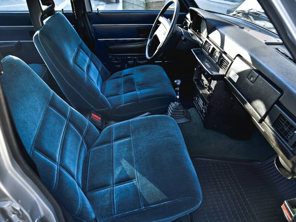 Image 16/38 de Volvo 244 DLS (1977)