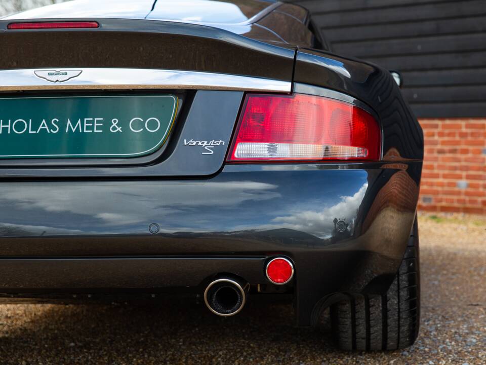 Image 45/92 of Aston Martin V12 Vanquish S (2007)