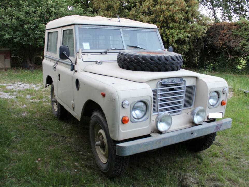 Image 3/33 of Land Rover 88 (1984)