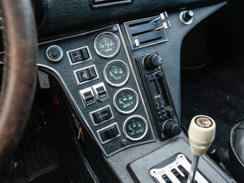 Image 22/26 of De Tomaso Pantera (1972)