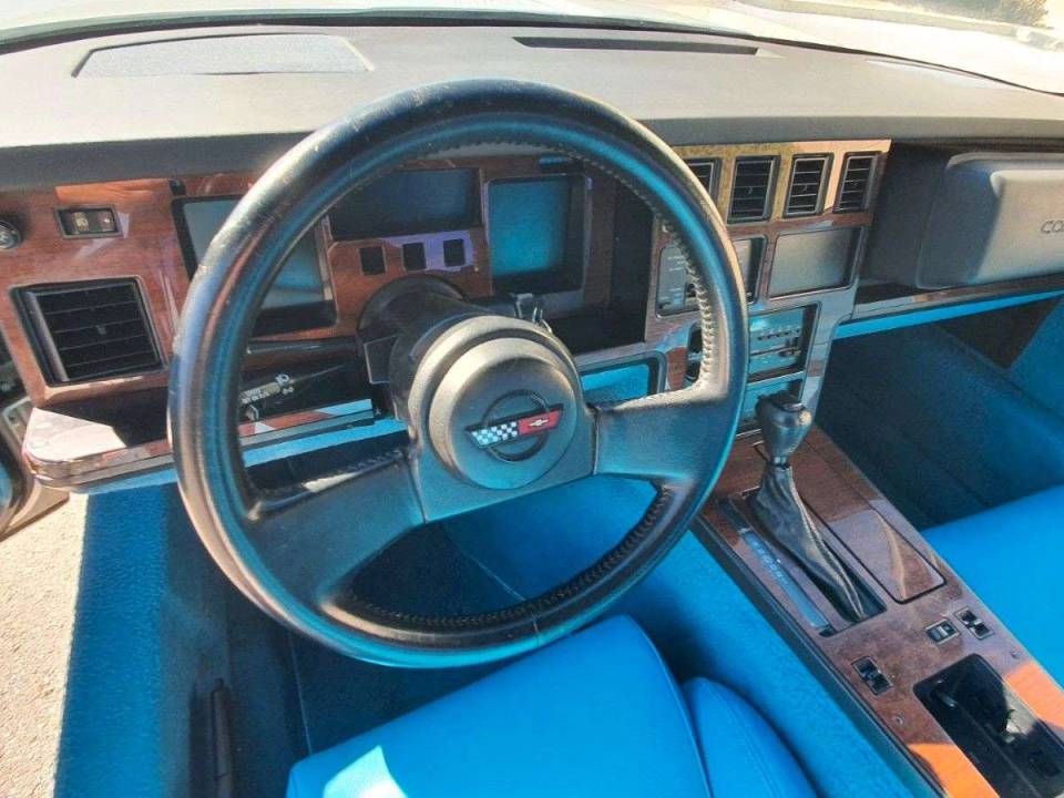 Image 10/20 of Chevrolet Corvette (1989)