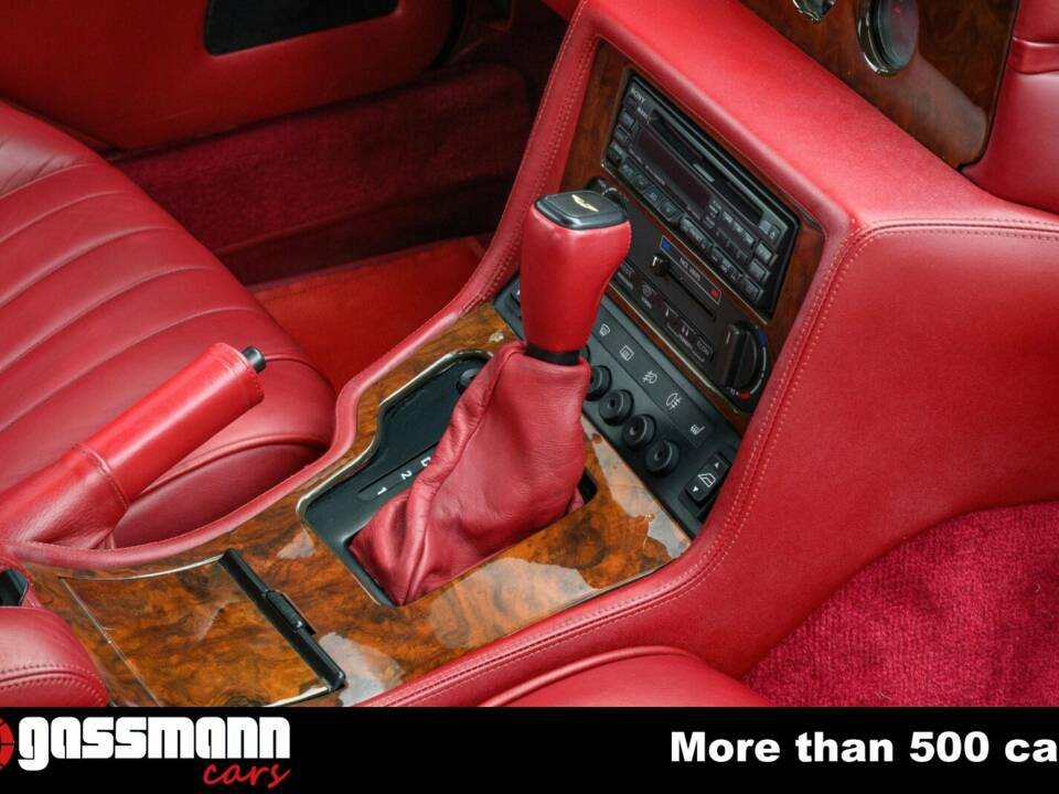 Image 14/15 of Aston Martin Virage Volante (1993)