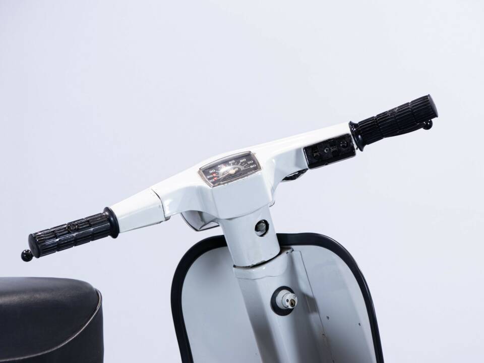 Image 35/50 of Piaggio Vespa 50 Special (1972)