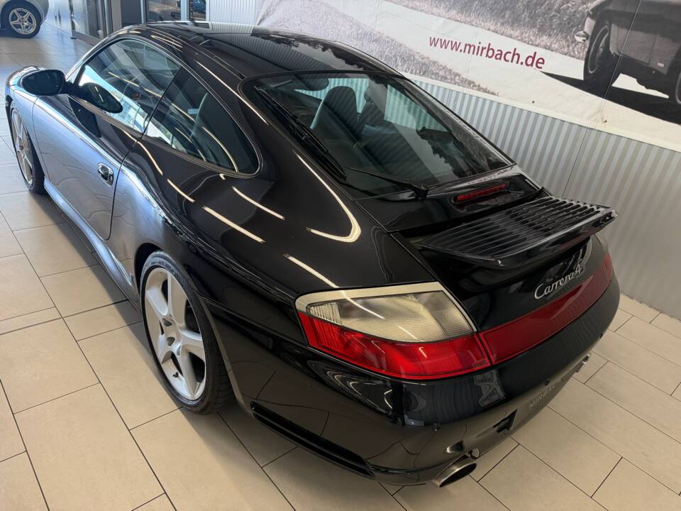 Bild 12/18 von Porsche 911 Carrera 4S (2003)