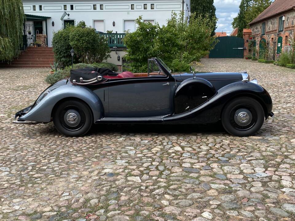 Image 4/8 of Lagonda V12 DHC (1938)