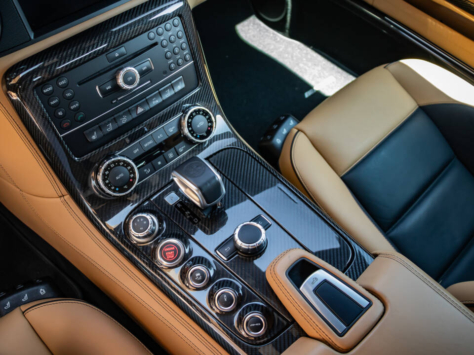 Afbeelding 29/50 van Mercedes-Benz SLS AMG Roadster (2013)