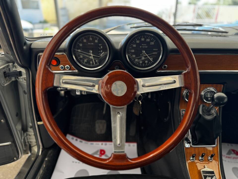 Afbeelding 18/43 van Alfa Romeo 1750 GT Veloce (1970)