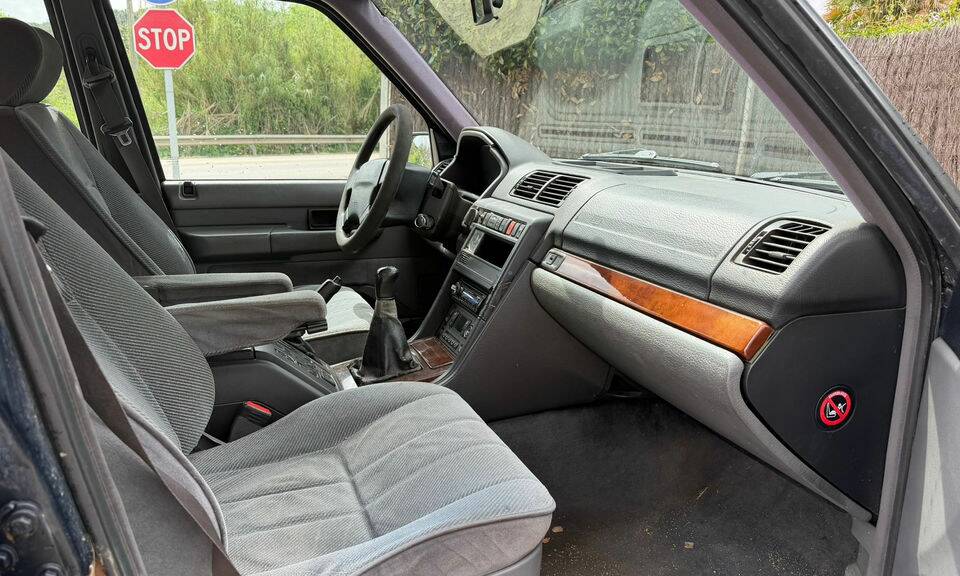 Image 2/8 of Land Rover Range Rover 2.5 DSE (1998)
