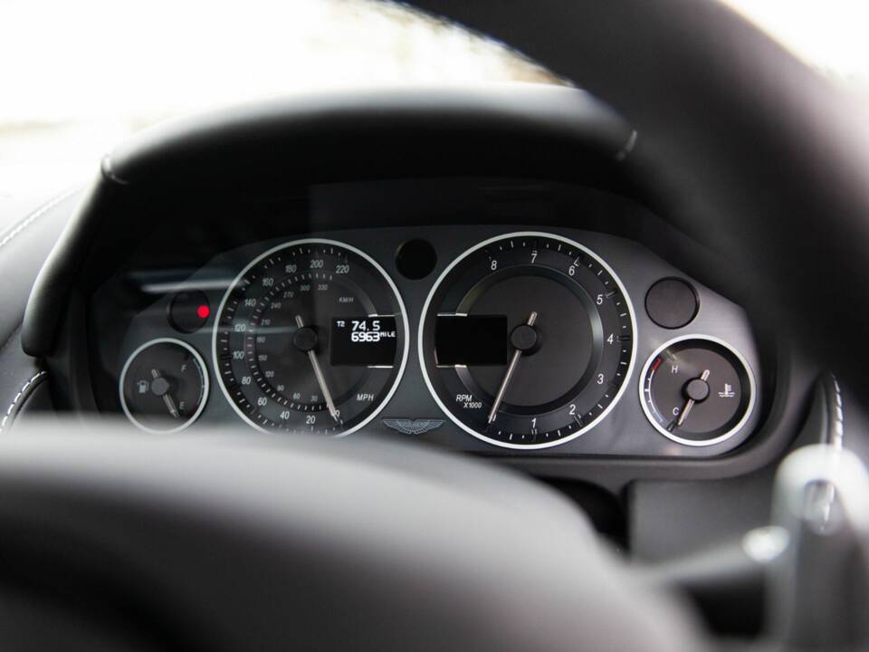 Bild 45/50 von Aston Martin DBS (2010)