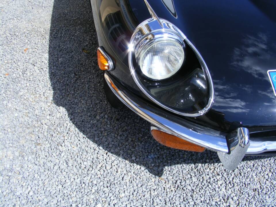 Image 7/30 de Jaguar E-Type (1971)