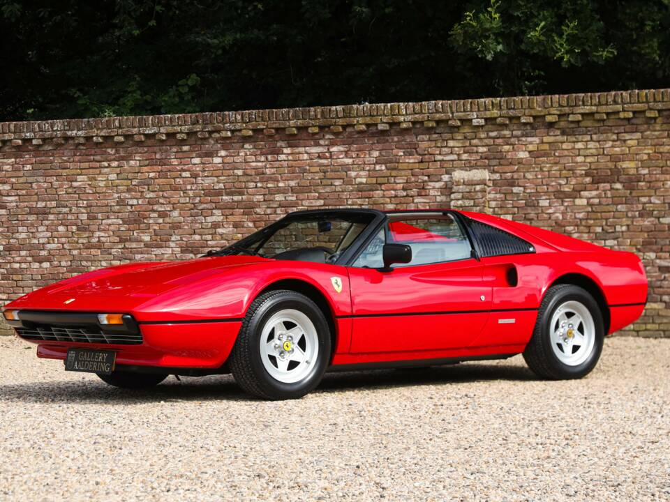 Image 19/50 de Ferrari 308 GTSi (1981)