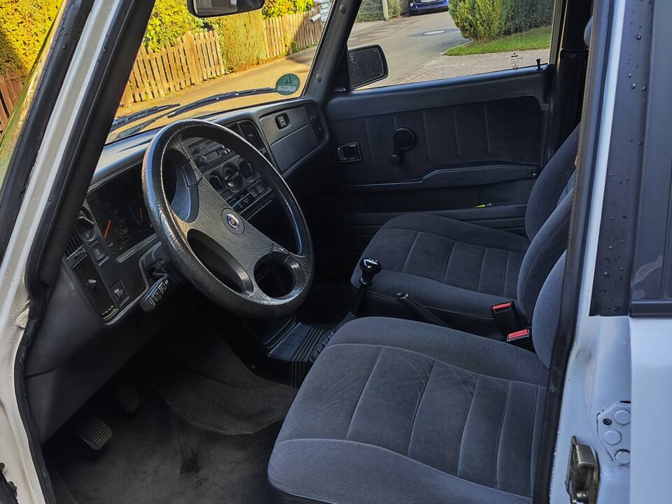 Image 8/20 of Saab 900 2.1 i 16V (1990)