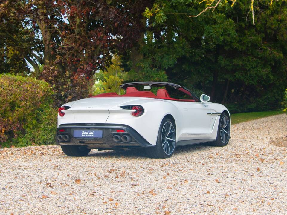 Bild 11/37 von Aston Martin Vanquish Zagato Volante (2017)
