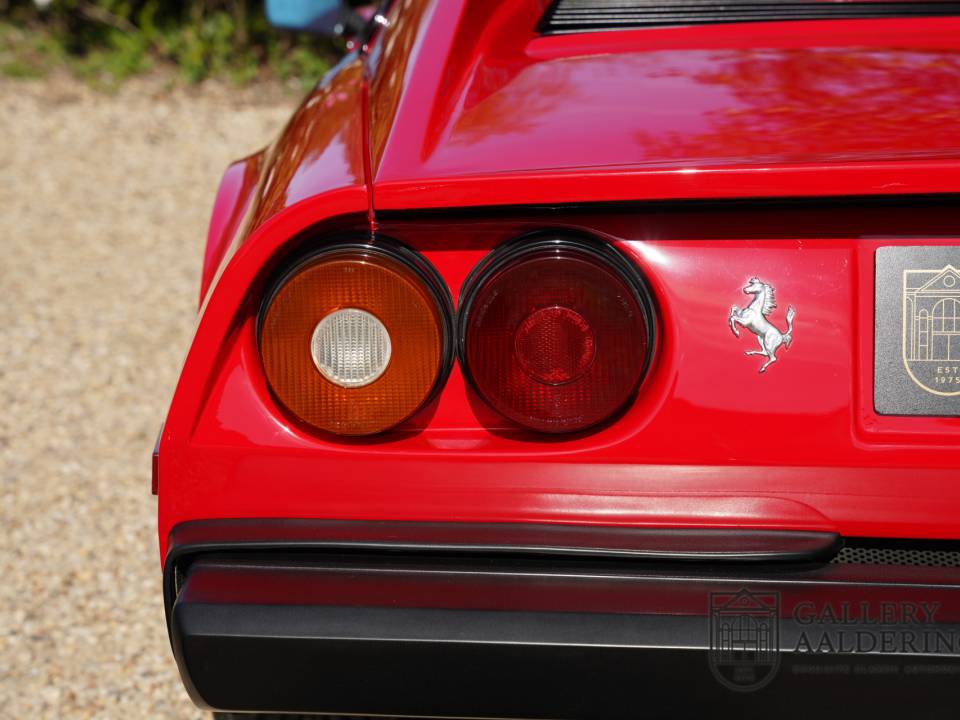 Image 38/50 of Ferrari 308 GTBi (1980)
