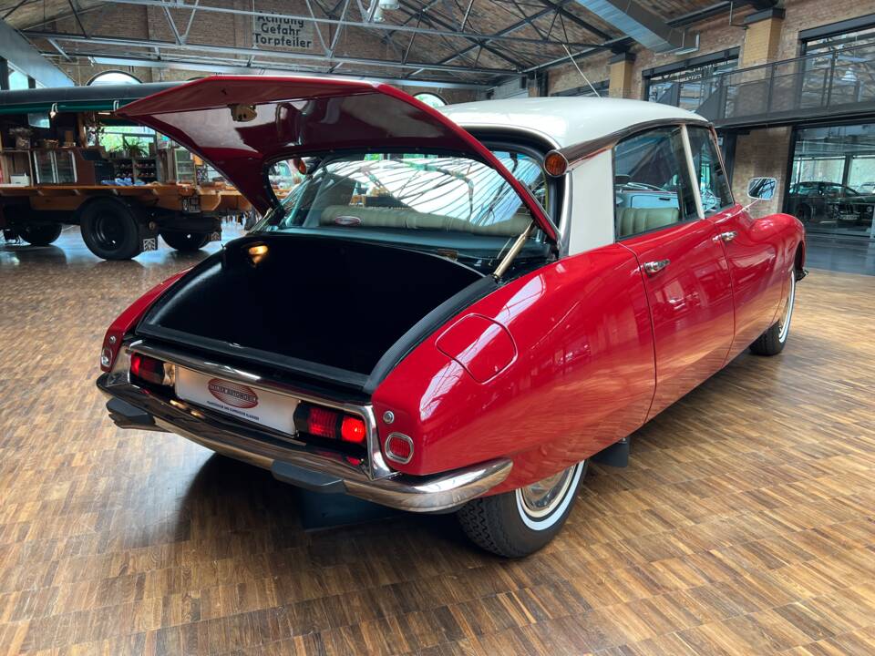 Image 29/37 of Citroën ID 19 (1967)