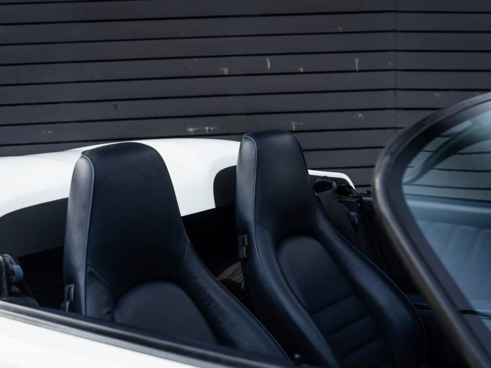 Bild 37/48 von Porsche 911 Speedster 3.2 (1989)