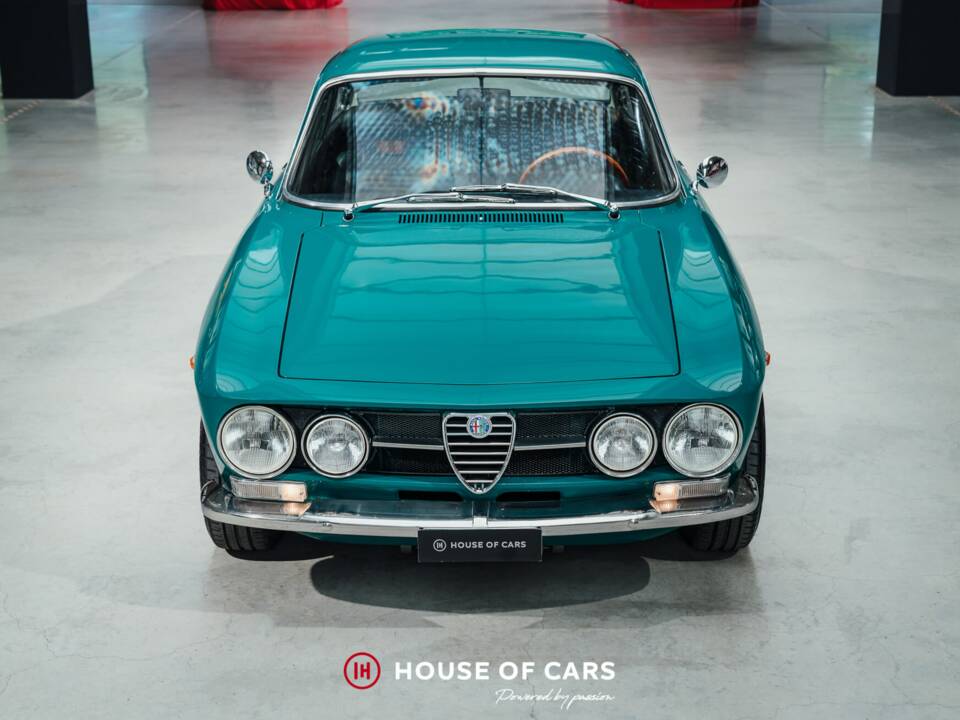 Image 3/25 of Alfa Romeo 1750 GT Veloce (1970)