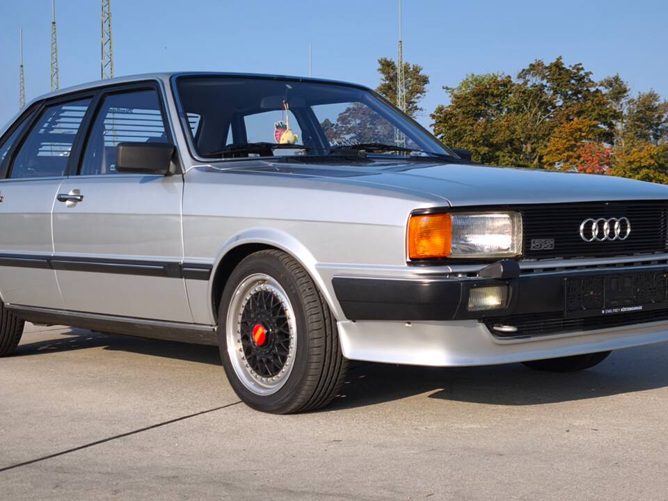 Image 52/94 de Audi 80 CD 5S (1982)