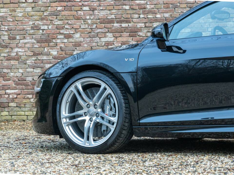 Image 40/50 de Audi R8 V10 (2011)