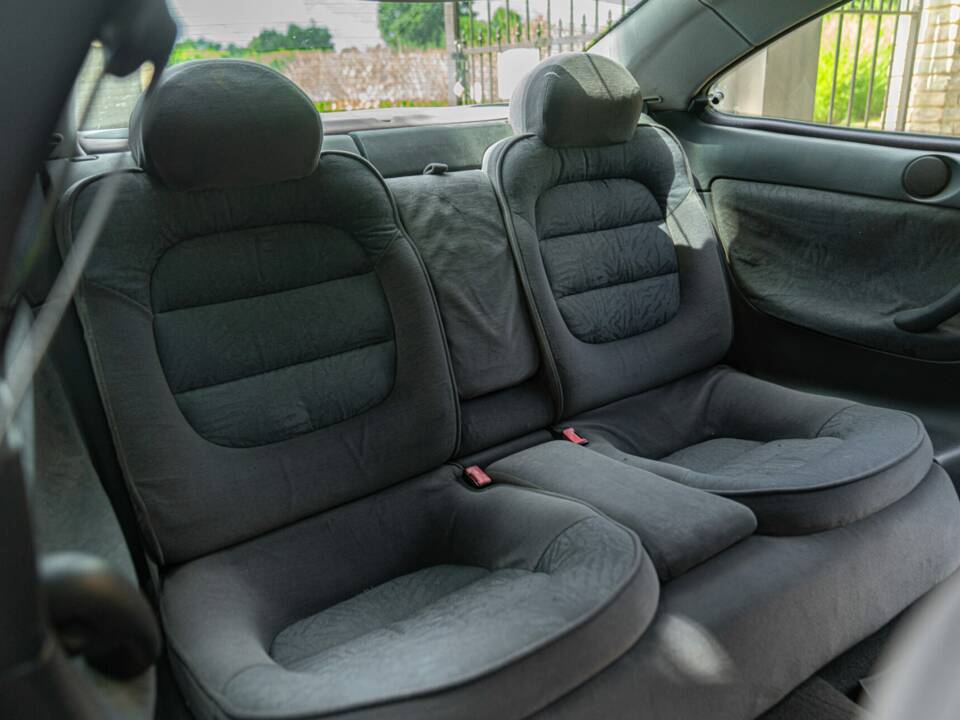 Obraz 24/48 pojazdu Peugeot 406 Coupé 2.0 16V (2000)