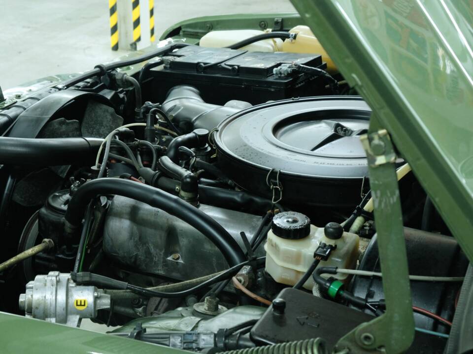 Image 46/50 de Mercedes-Benz 350 SE (1975)