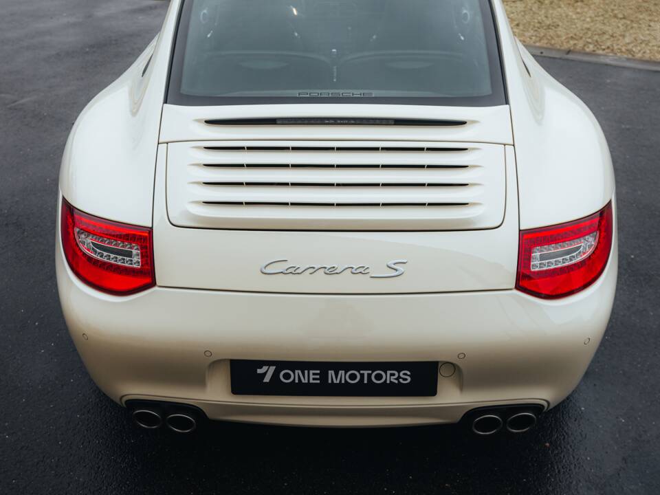 Afbeelding 11/53 van Porsche 911 Carrera S (2010)