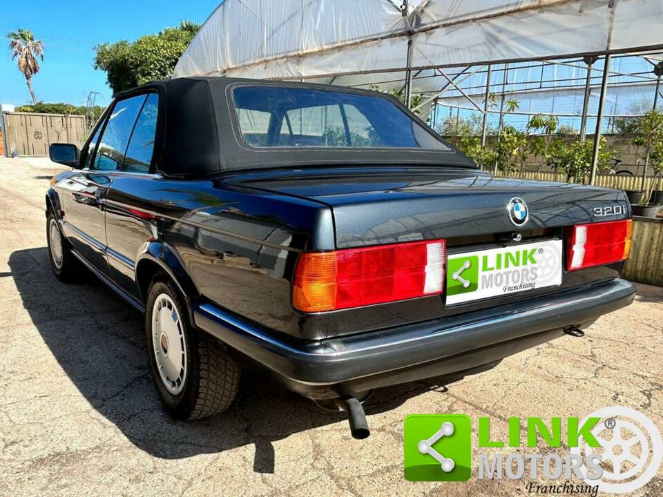 Bild 4/10 von BMW 320i (1987)