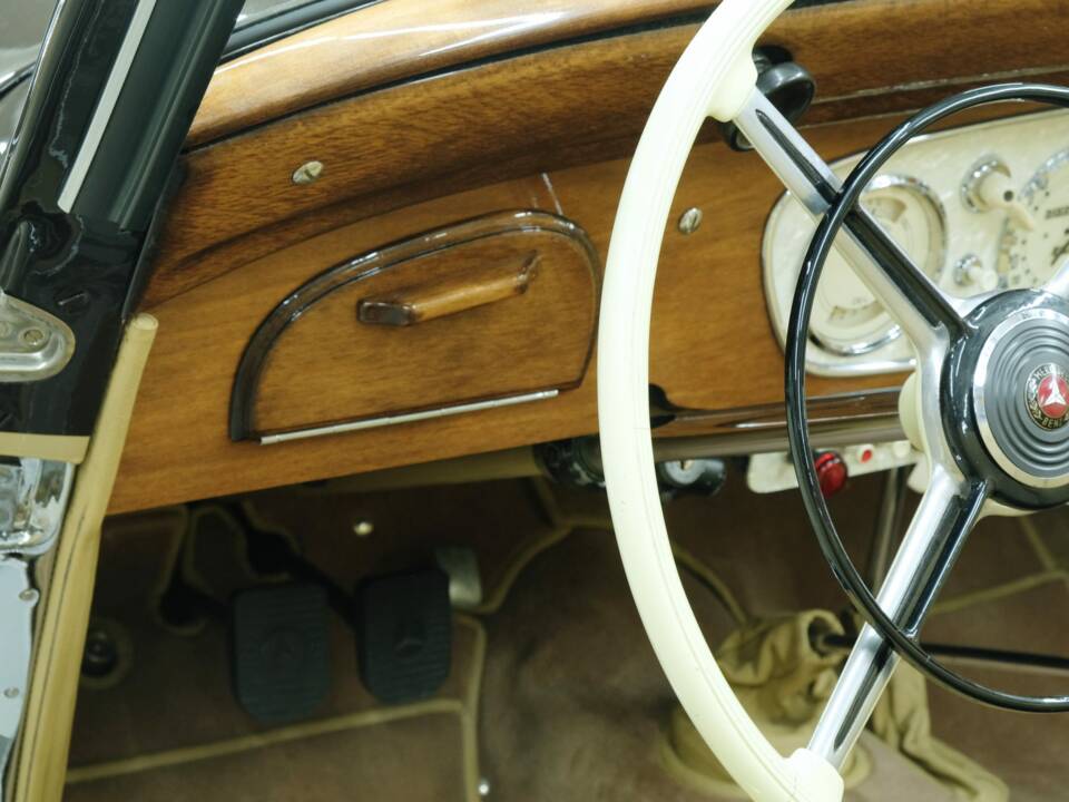 Bild 32/50 von Mercedes-Benz 320n Cabriolet A (1938)