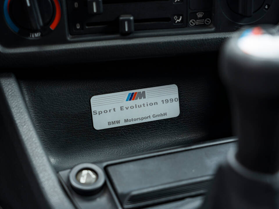 Image 26/37 of BMW M3 Sport Evo (1990)