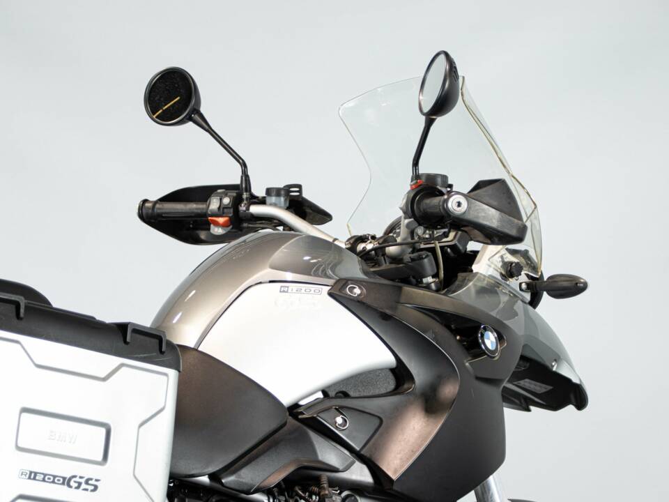 Imagen 36/50 de BMW DUMMY (2006)