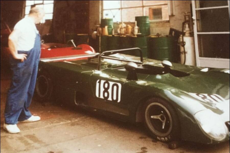 Image 43/50 of Lola T290 (1972)