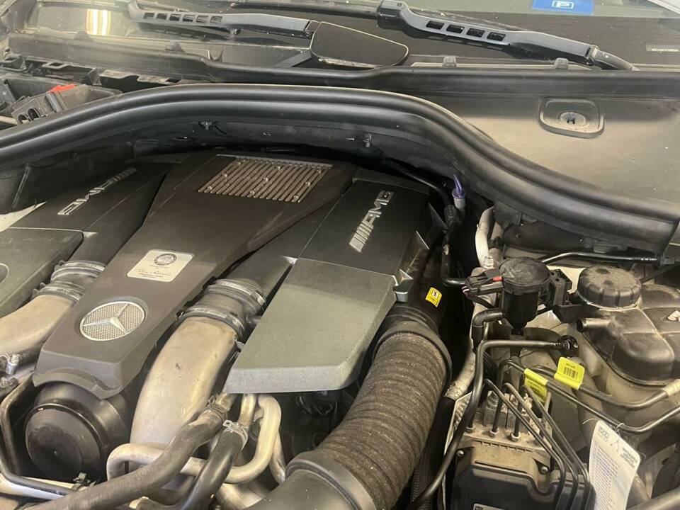Image 13/14 of Mercedes-Benz GL 63 AMG (2015)