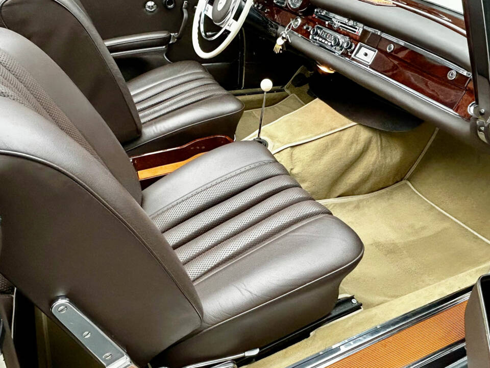 Bild 7/11 von Mercedes-Benz 220 SE b (1963)